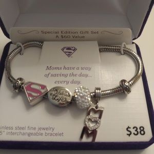 NWT Hallmark Beaded Bracelet